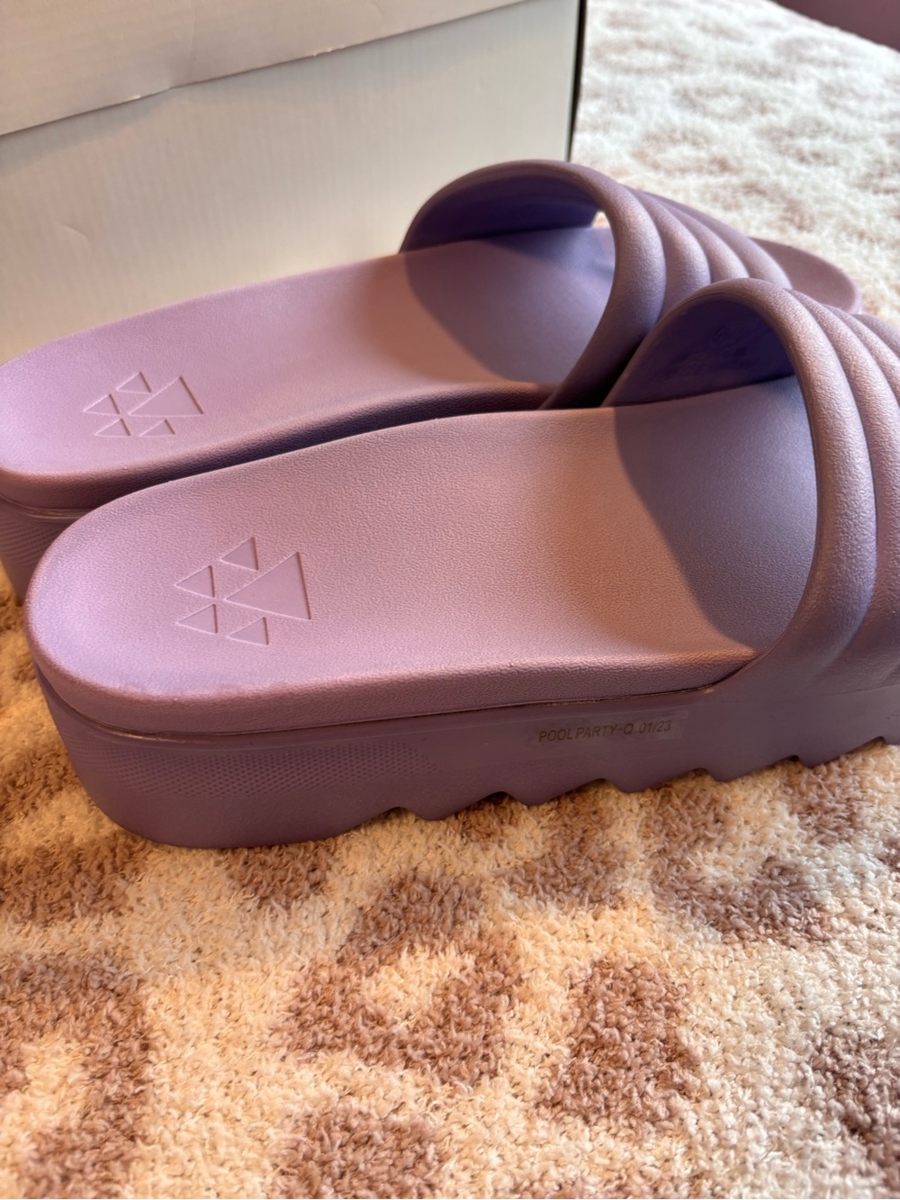 Cougar platform Lavender Women's Slide Sandals